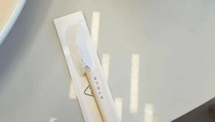 女子稱在知名連鎖酒店內(nèi)用牙簽，入口后猛然發(fā)現(xiàn)可能是別人用過(guò)的，店方回應(yīng)