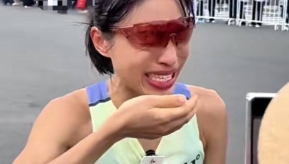 丈夫回應“最快女護士”哭訴調(diào)休難：她太激動未完整表達想法