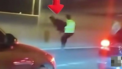 悲??！鄭州貨車司機面對執(zhí)法，絕望跳橋生命在十秒內消逝