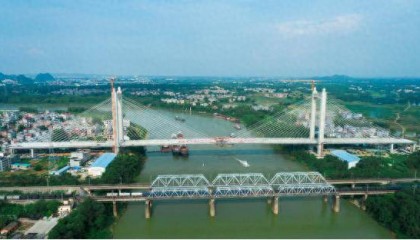 廣西貴港市蘇灣大橋主跨合龍