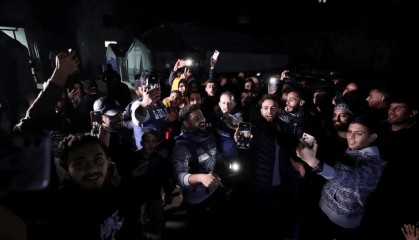 伊朗伊斯蘭革命衛(wèi)隊：?；鹗前屠账固沟膭倮⒁陨械氖?></div>
        			<p class=