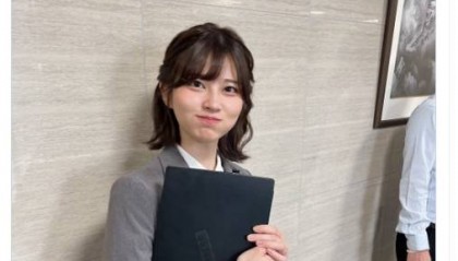 日本一白領(lǐng)女性的上班照意外走紅，外國(guó)網(wǎng)友紛紛在評(píng)論區(qū)求婚