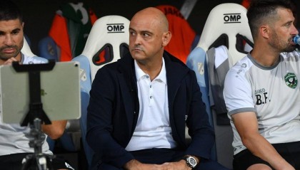 米蘭熱情高漲！71061名球迷見證新賽季首戰(zhàn)，背后隱藏的故事與戰(zhàn)術(shù)分析