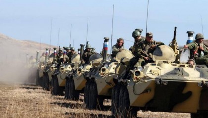 軍隊(duì)嘩變開始了，俄烏同時(shí)暴露重大危機(jī)？澤連斯基最先捅了馬蜂窩