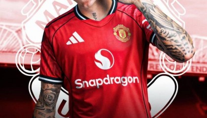 詹?。喝箍票然粢羵愃俣雀炷_頭更硬，曼聯(lián)有望告別鋒無力！