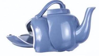 英國外交官爆料：中國人送的茶壺不小心摔碎，竟然掉出個竊聽器？