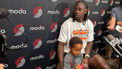 霍勒迪:楊瀚森表現(xiàn)像超級巨星 備受關(guān)注是應得的