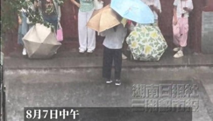少林寺回應(yīng)不讓入內(nèi)避雨