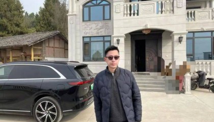 小伙搬磚9年攢200萬，修別墅買車：寧愿不要這些錢，若時間倒流想好好讀書