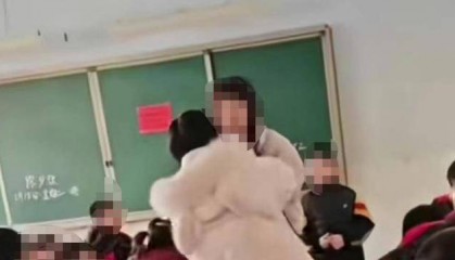 山西一老師把學生牙打掉，家人沖進教室討說法？官方回應(yīng)