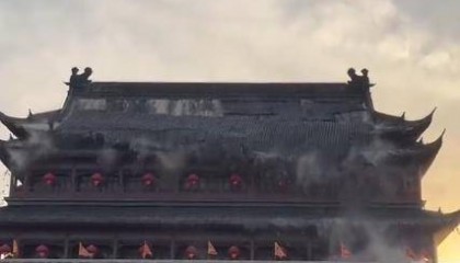 安徽鳳陽明中都鼓樓瓦片脫落，目擊者稱持續(xù)一兩分鐘，官方：已進行勘查