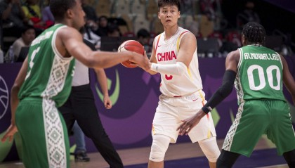 亞洲杯-胡金秋20分趙睿19+4+6 中國男籃首戰(zhàn)險勝沙特