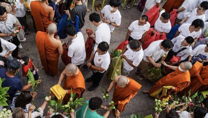 多名佛教高僧卷入性丑聞引發(fā)輿論震動(dòng)，泰國(guó)國(guó)王罕見公開批評(píng)