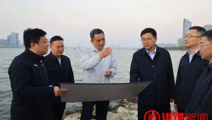 李紅軍調(diào)研贛江沿岸露天游泳場規(guī)劃建設工作