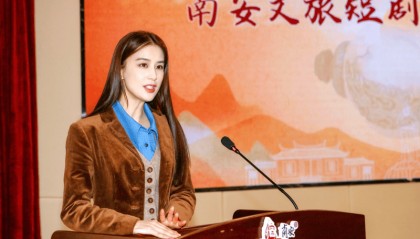 離婚之后變霸總？黃圣依以總裁身份帶團隊做短劇