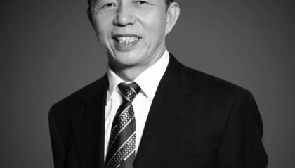 著名企業(yè)官網(wǎng)變黑白！凌晨訃告：創(chuàng)始人病逝
