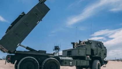 非要“玩火”！11套“海馬斯”火箭炮抵臺，解放軍措辭嚴(yán)厲
