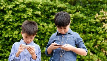 學(xué)生禁玩手機，催生孩子間的地下交易
