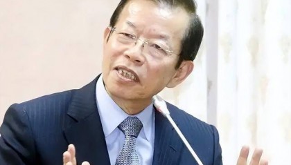 綠營大佬謝長廷發(fā)聲稱柯文哲收賄證據(jù)薄弱，媒體人：攪亂一池春水
