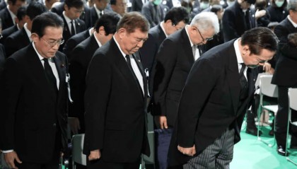 日本首相出席活動會場附近，20歲大學(xué)生因形跡可疑身藏利器被捕