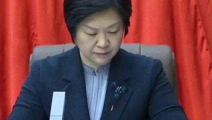 當(dāng)過4年縣長(zhǎng)、6年縣委書記的張遠(yuǎn)松，收錢又送錢！