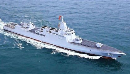 解放軍圍臺(tái)演習(xí)當(dāng)天，國民黨高層抵達(dá)大陸，島內(nèi)傳出求和的聲音