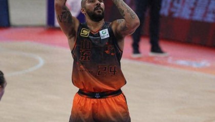四外援陣容初顯威力，山東男籃終于能打“富?！闭塘?></div>
        			<p class=