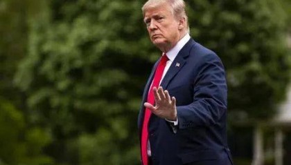 255：219！搖擺州全翻紅，哈里斯開(kāi)始自救，緊急與拜登劃清界限