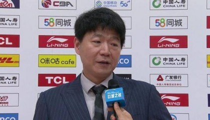 新疆男籃兩大敗筆，一個太軟一個太老