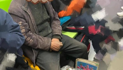 熱搜第一！務(wù)工大哥坐地鐵被鄰座罵臟，她挺身而出：“我愿意跟他挨著”