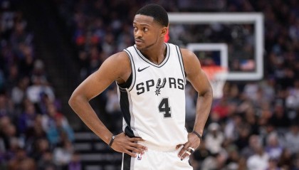 ?？怂?年2.29億美元頂薪續(xù)約馬刺 不包含球員選項