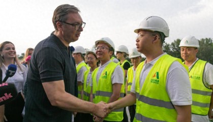 塞爾維亞總統(tǒng)武契奇視察山東高速集團(tuán)承建的多瑙走廊快速路項(xiàng)目