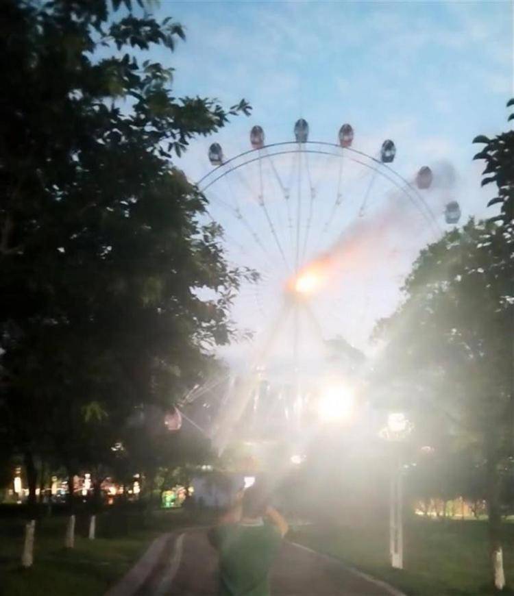 廣東肇慶一公園摩天輪起火，園方：項(xiàng)目還未開放運(yùn)營