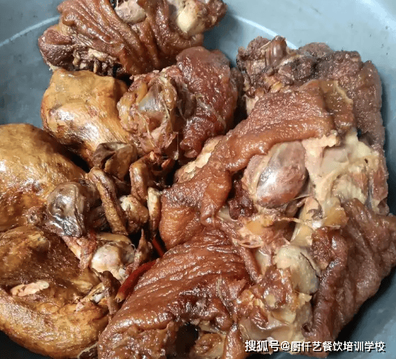 鹵肉培訓(xùn)去哪里學(xué)？學(xué)鹵肉到哪里能學(xué)到正宗的？