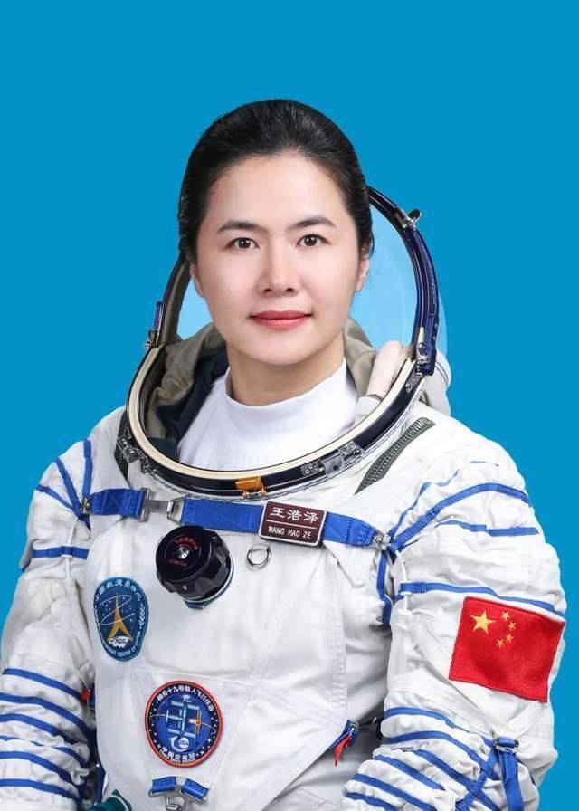 神舟十九號(hào)明天發(fā)射！90后要上太空了，簡(jiǎn)歷公布！中國(guó)人登月，也有最新消息