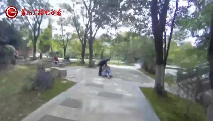 “親愛的，千萬別說漏嘴！”68歲貴州阿姨遇“黃昏戀”，監(jiān)控拍下……