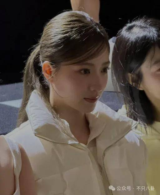 前幾年還被嘲長得土，如今逆襲成大美女了？！