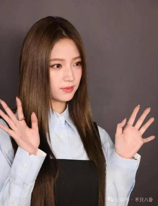 前幾年還被嘲長得土，如今逆襲成大美女了？！