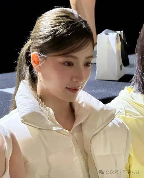 前幾年還被嘲長得土，如今逆襲成大美女了？！