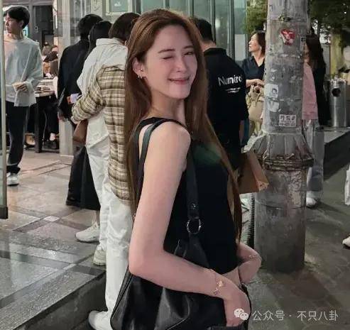 前幾年還被嘲長得土，如今逆襲成大美女了？！