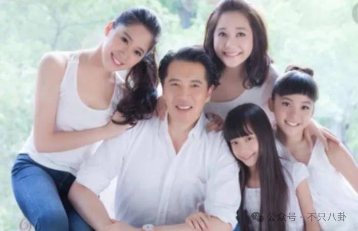 前幾年還被嘲長得土，如今逆襲成大美女了？！
