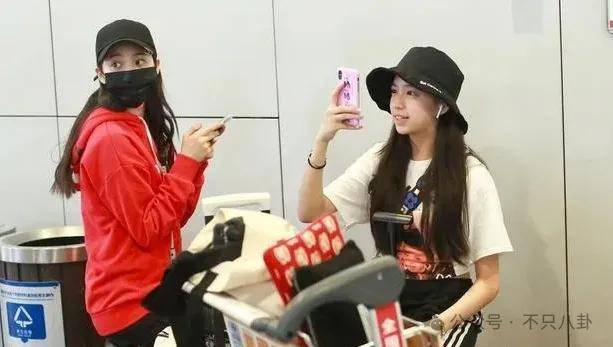 前幾年還被嘲長得土，如今逆襲成大美女了？！