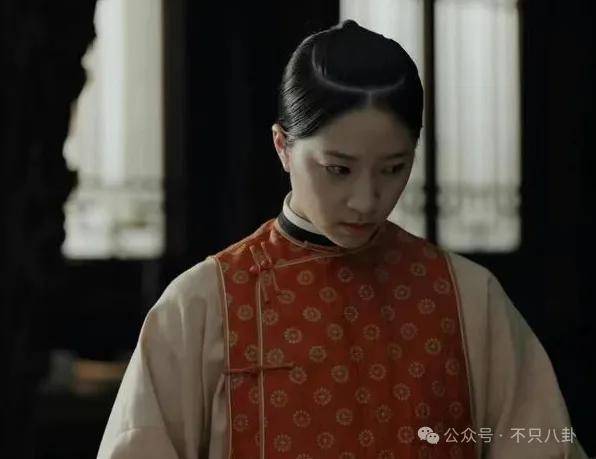 前幾年還被嘲長得土，如今逆襲成大美女了？！