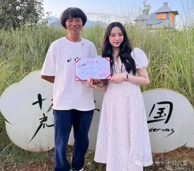 前幾年還被嘲長得土，如今逆襲成大美女了？！