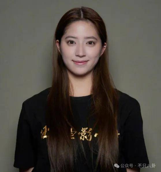 前幾年還被嘲長得土，如今逆襲成大美女了？！