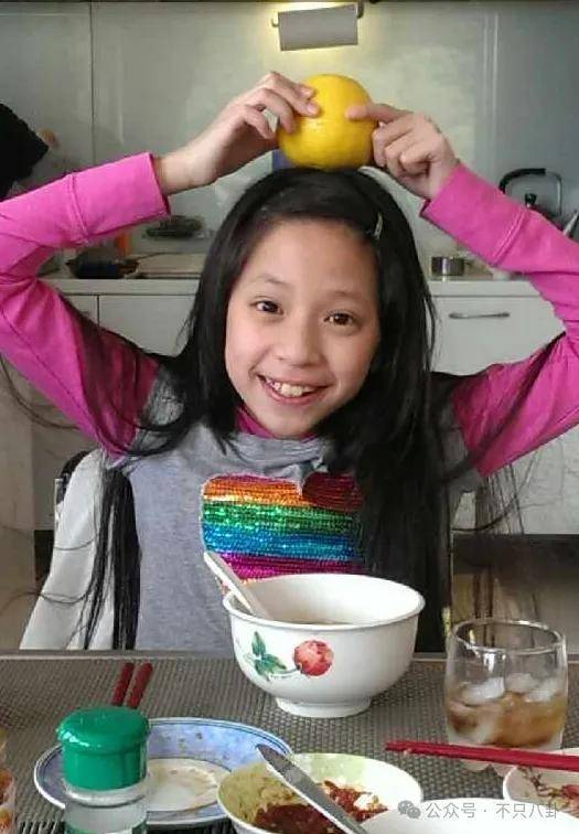 前幾年還被嘲長得土，如今逆襲成大美女了？！