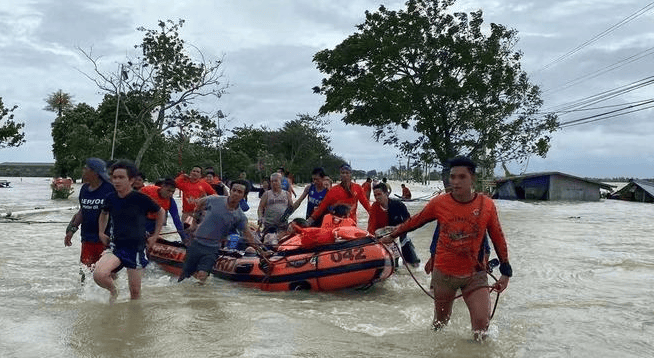 形勢突然有變？沒等解放軍出手，菲81人當(dāng)場死亡，馬科斯要被拉下臺