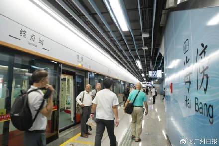 廣州地鐵3號(hào)線東延段開通首日海傍站滿座，番禺廣場(chǎng)站啟動(dòng)限流