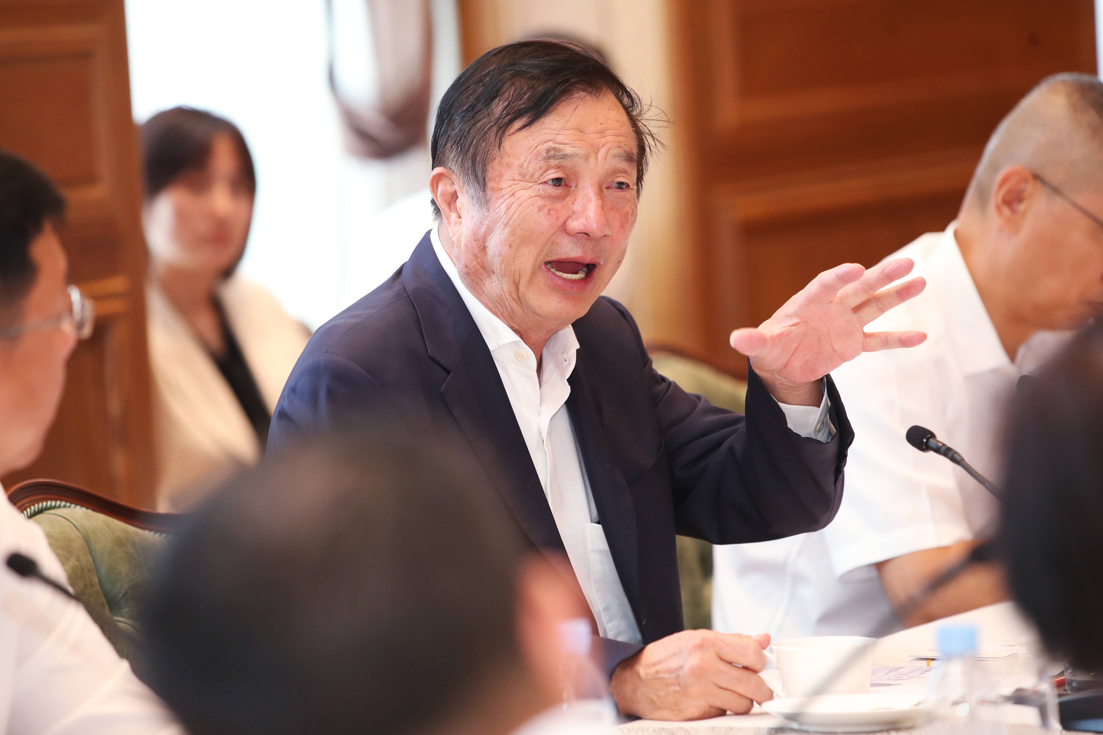 華為公布前三季度業(yè)績：營業(yè)收入5859億元，凈利潤628.68億元！任正非：今天還不能說華為能活下來