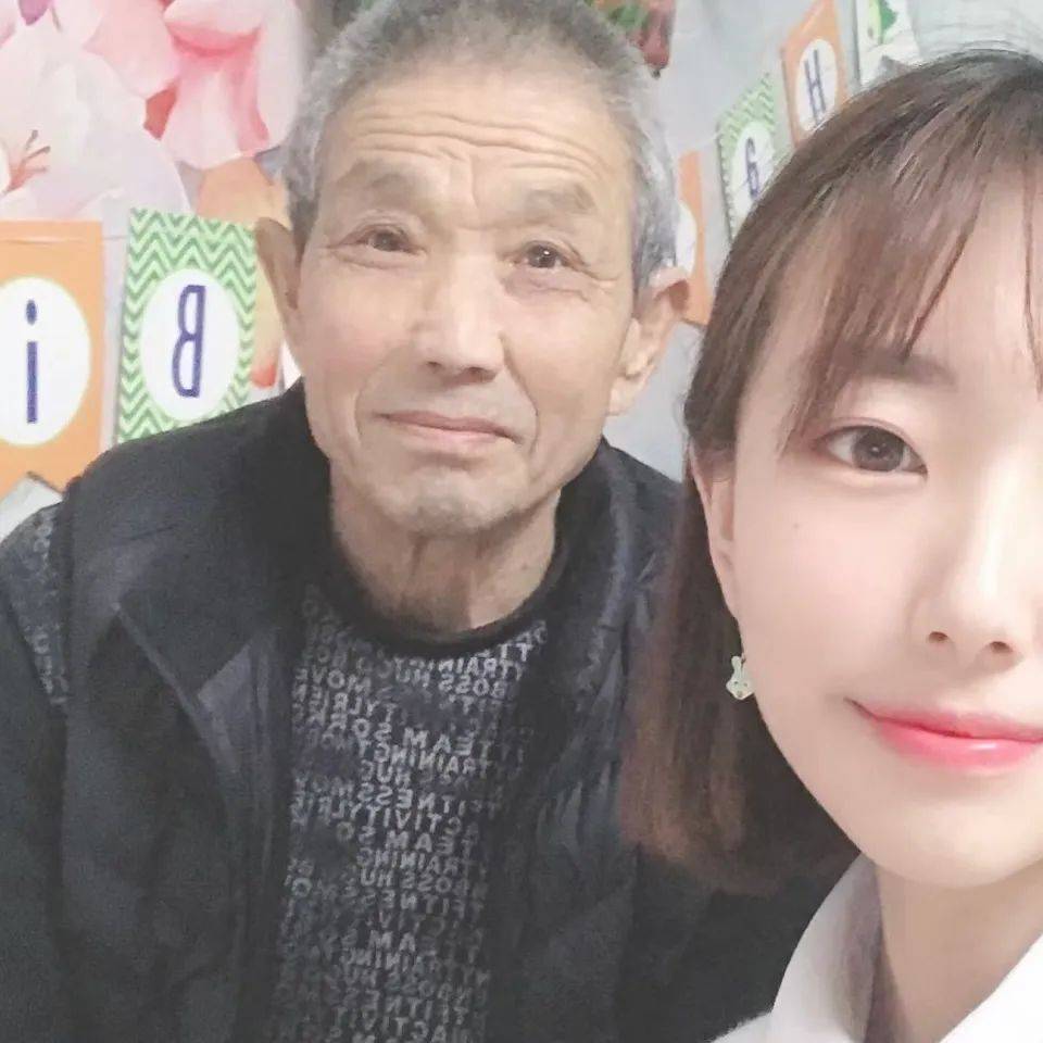 孫女給去世4年的姥爺手機(jī)發(fā)短信，竟意外收到回復(fù)！